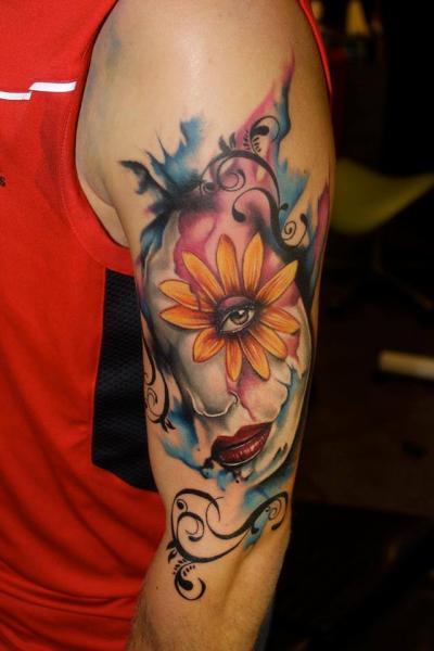 Tatuaje Brazo Flor Mujer por North Side Tattooz