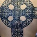 tatuaż Plecy Krzyż Celtycki przez North Side Tattooz