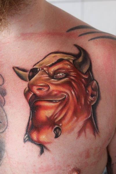 Tatouage Coffre Diable par North Side Tattooz