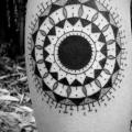 tatuaje Ternero Geométrico por Kris Davidson