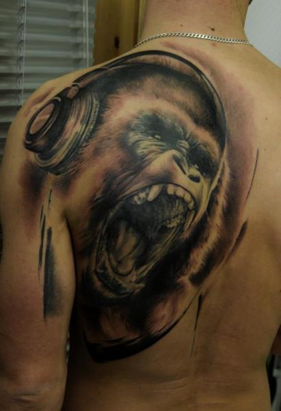 Tatuaggio Realistici Schiena Gorilla di Vicious Circle Tattoo