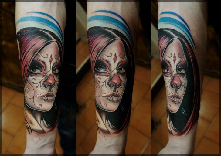 Tatuaje Brazo Cráneo Mexicano por Pavel Roch