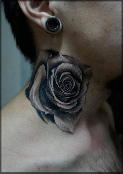 Tatuaż Kwiat Szyja przez Pavel Roch