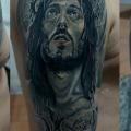 tatuaje Hombro Jesús Religioso por Pavel Roch