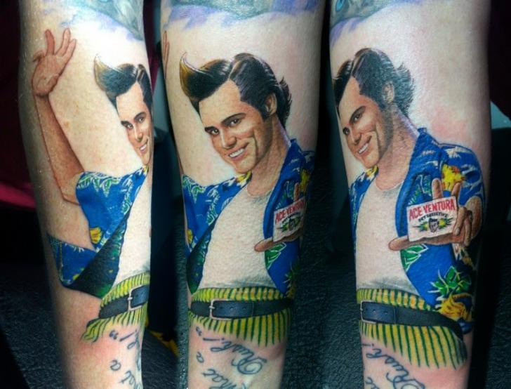 Tatouage Bras Portrait Ace Ventura par David Corden Tattoos