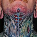 Biomechanisch Nacken tattoo von Nick Baxter