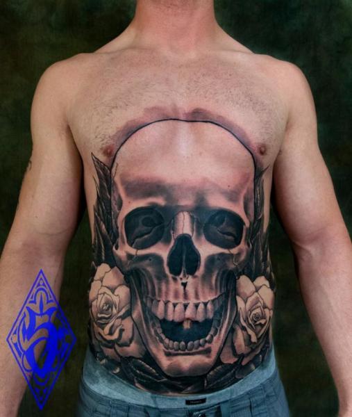 Realistic Skull Belly Tattoo by Plurabella
