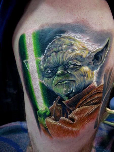Tatuaje Fantasy Yoda por Stefano Alcantara
