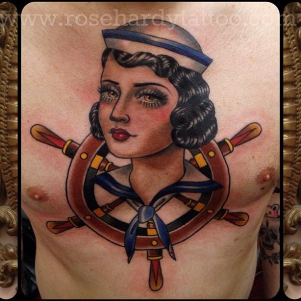 Tatuagem Peito Marinheiro por Rose Hardy Tattoo