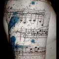 Schulter Arm Musik tattoo von Belly Button Tattoo