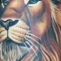 Schulter Realistische Löwen tattoo von Chalice Tattoo