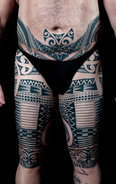 Bein Tribal Tattoo von Dead God Tattoo