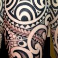 Schulter Tribal tattoo von Dead God Tattoo