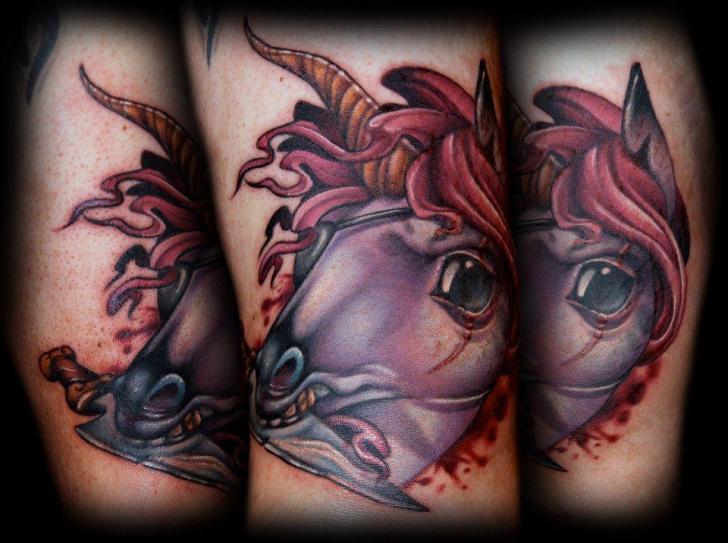 Tatuaggio Braccio Fantasy Unicorno di Kelly Doty Tattoo
