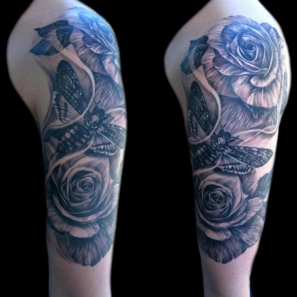 Shoulder Realistic Flower Tattoo by Mancia Tattoos