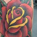 Arm Old School Blumen tattoo von LDF Tattoo