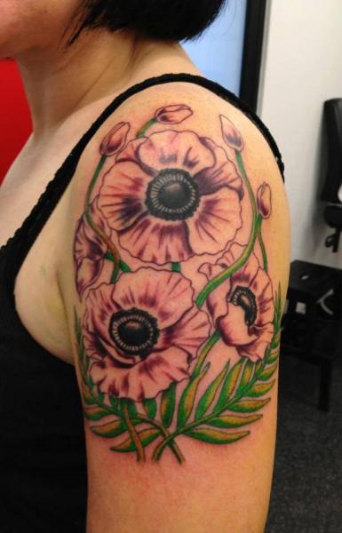 Schulter Blumen Tattoo von LDF Tattoo