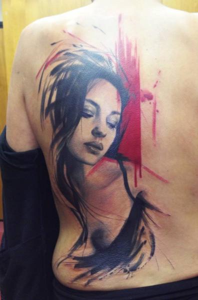 Tatuaje Retrato Mujer Espalda por Tribo Tattoo