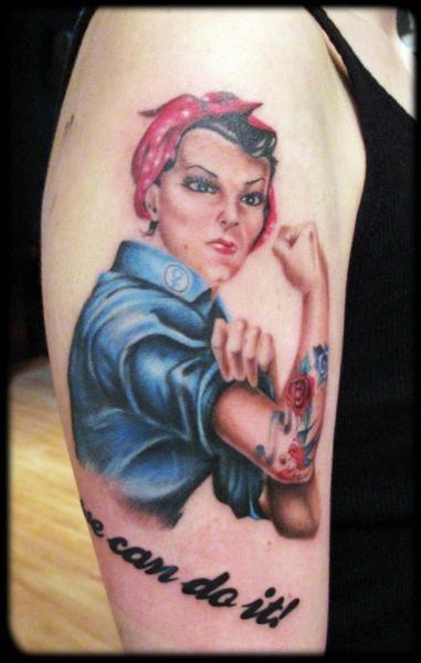 Tatuagem Ombro Pin-up por Zoi Tattoo