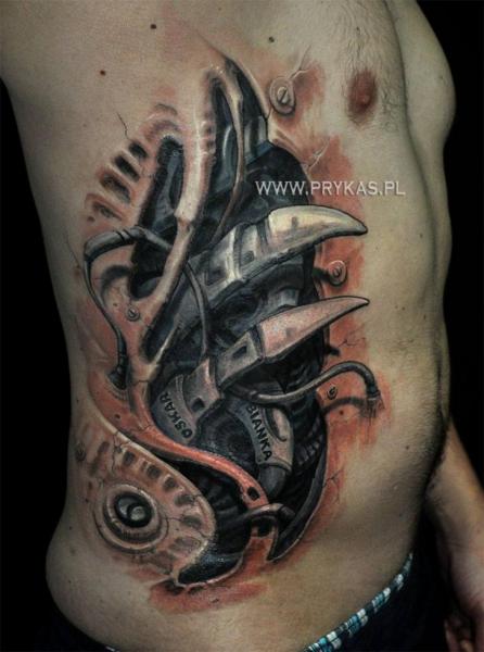 Tatuaje Biomecánica Fantasy Lado por Prykas Tattoo