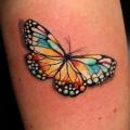 Arm Realistische Schmetterling tattoo von Anabi Tattoo