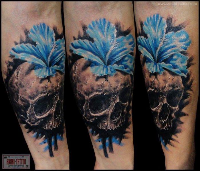 Arm Blumen Totenkopf Tattoo Von Anabi Tattoo