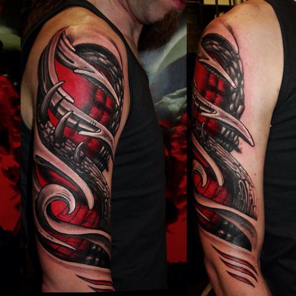 Tatuaggio Spalla Biomeccanici di Javier Tattoo