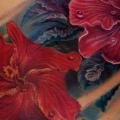 Realistische Blumen Seite tattoo von Boris Tattoo