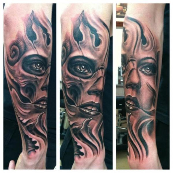 Tatuaggio Braccio Fantasy Donne di Josh Duffy Tattoo