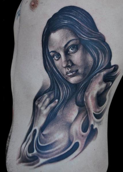 Realistische Seite Frauen Tattoo von Josh Duffy Tattoo
