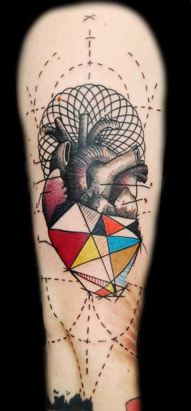Tatuaggio Braccio Cuore Dotwork Geometrici di Ink-Ognito