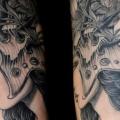 Arm Fantasie Frauen tattoo von Skull and Sword