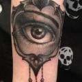 Arm Auge Medallion tattoo von Nick Bertioli
