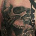 tatuaje Hombro Cráneo por Nick Bertioli