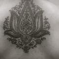 Rücken Dotwork tattoo von Holy Trauma