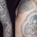Schulter Arm Brust Seite Religiös Dotwork tattoo von Holy Trauma