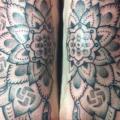Fuß Dotwork tattoo von Holy Trauma