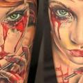 tatuaje Brazo Fantasy Mujer Sangre por Nadelwerk