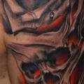 Schulter Blumen Totenkopf tattoo von Nadelwerk