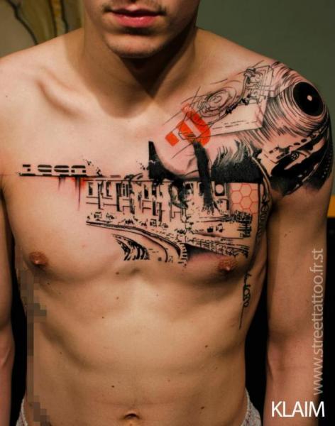 Schulter Fantasie Brust Tattoo von Street Tattoo