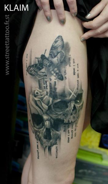 Skull Moth Thigh Tattoo by Street Tattoo