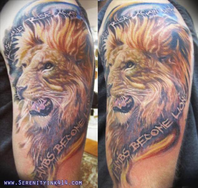 Schulter Realistische Löwen Tattoo von Serenity Ink 414