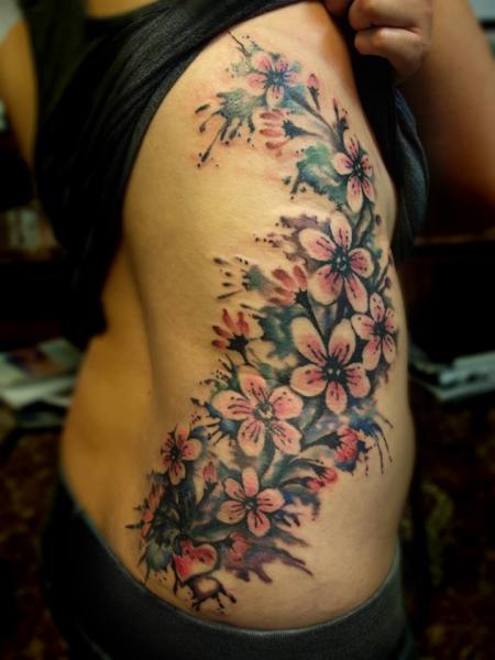 Tatuaje Flor Lado por Serenity Ink 414