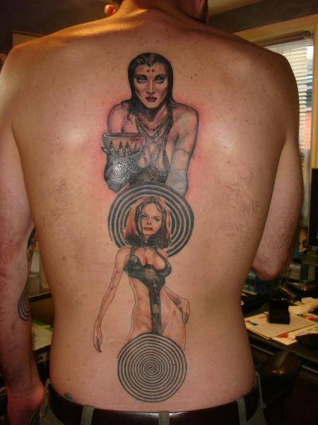 Tatuaje Fantasy Mujer Espalda por Tora Tattoo