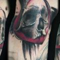 tatuaje Brazo Cráneo por Matt Hunt