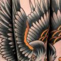 tatuaje Brazo Old School Águila por Mike Chambers