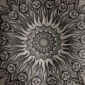 Rücken Dotwork Geometrisch tattoo von Amanita Tattoo