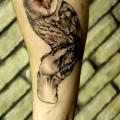 Arm Eulen tattoo von Tattoo Empire