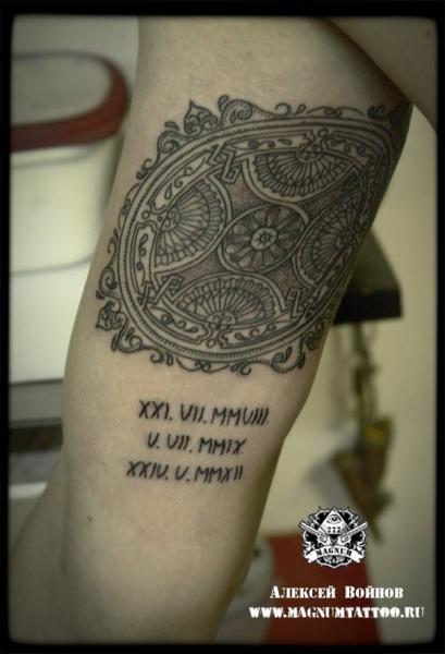 Tatuaggio Braccio Dotwork di Magnum Tattoo