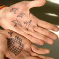 Hand Vogel Käfig tattoo von Magnum Tattoo